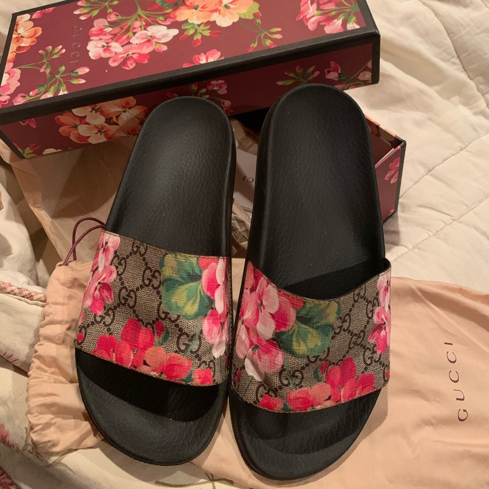 Gucci Bloom Supreme Slide Sandal
